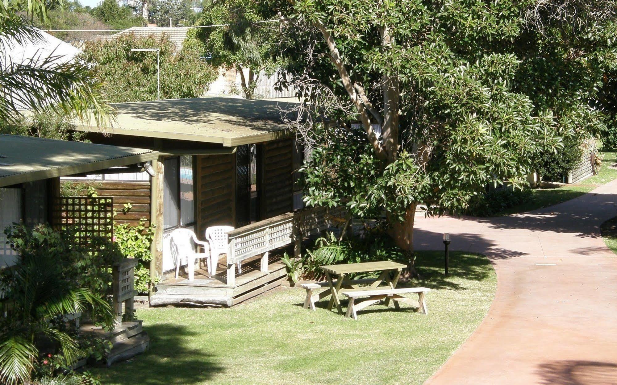 Lazy Acre Log Cabins Lakes Entrance Eksteriør billede